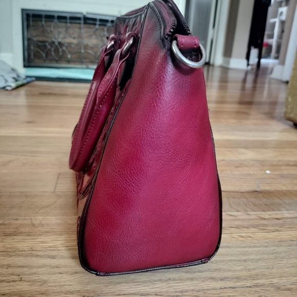 IVTG Genuine Leather Red Handbag - Picture 6 of 9